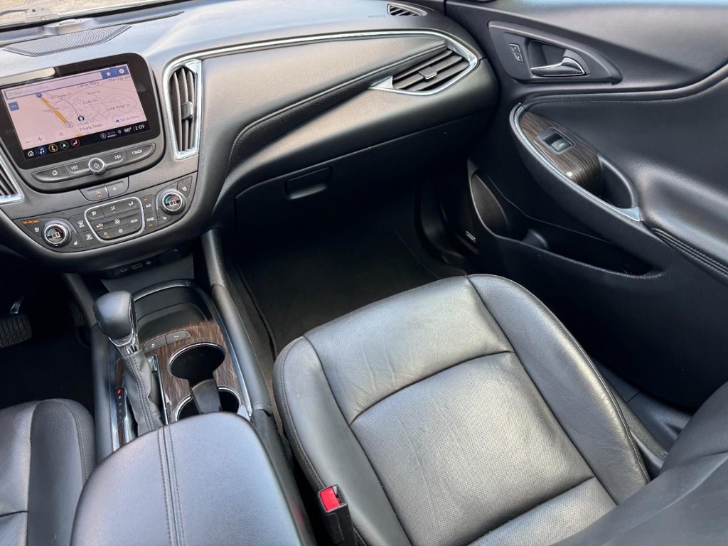 Chevrolet Malibu Vehicle Full-screen Gallery Image 16