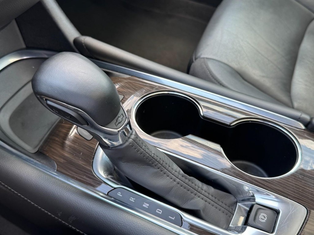 Chevrolet Malibu Vehicle Full-screen Gallery Image 21