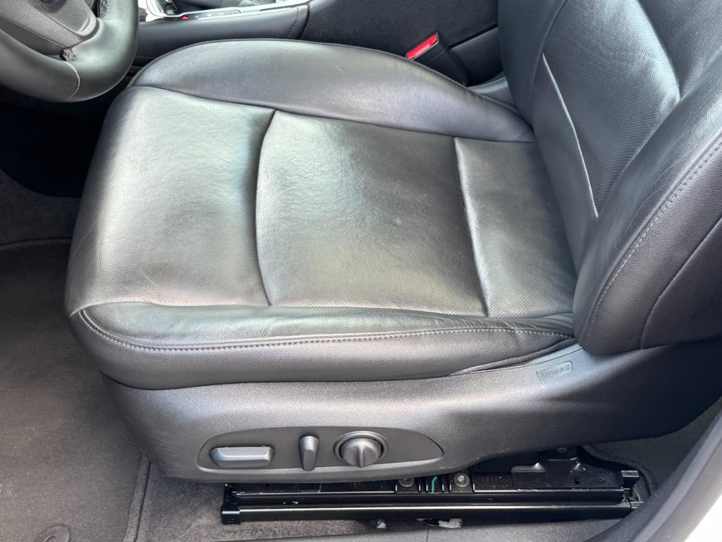 Chevrolet Malibu Vehicle Full-screen Gallery Image 26