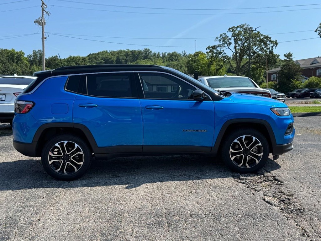 Jeep Compass Vehicle Full-screen Gallery Image 02