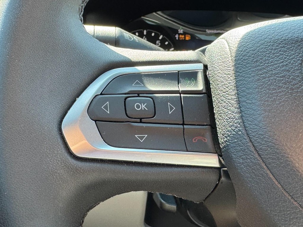 Jeep Compass Vehicle Full-screen Gallery Image 18