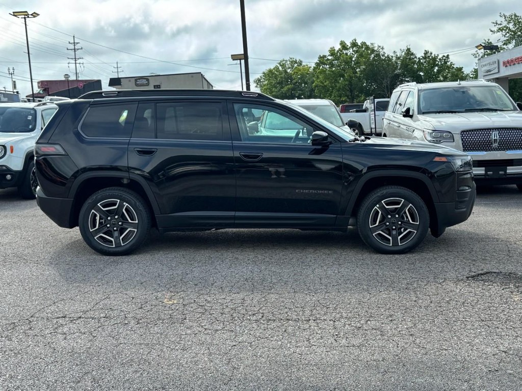 Jeep Cherokee Vehicle Full-screen Gallery Image 02
