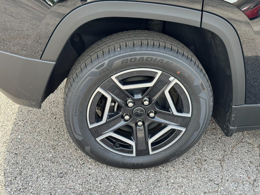 Jeep Cherokee Vehicle Full-screen Gallery Image 05