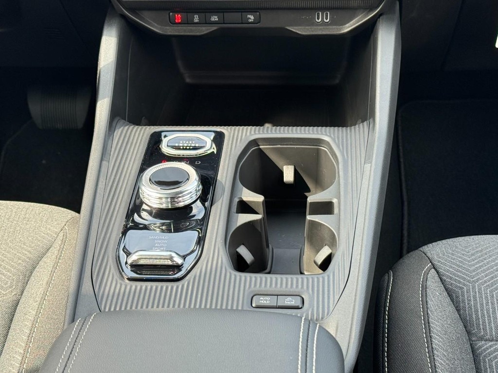 Jeep Cherokee Vehicle Full-screen Gallery Image 11