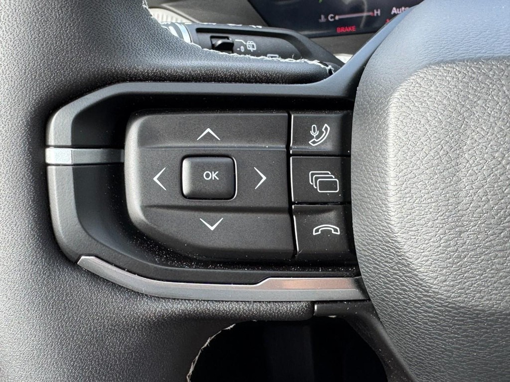 Jeep Cherokee Vehicle Full-screen Gallery Image 12
