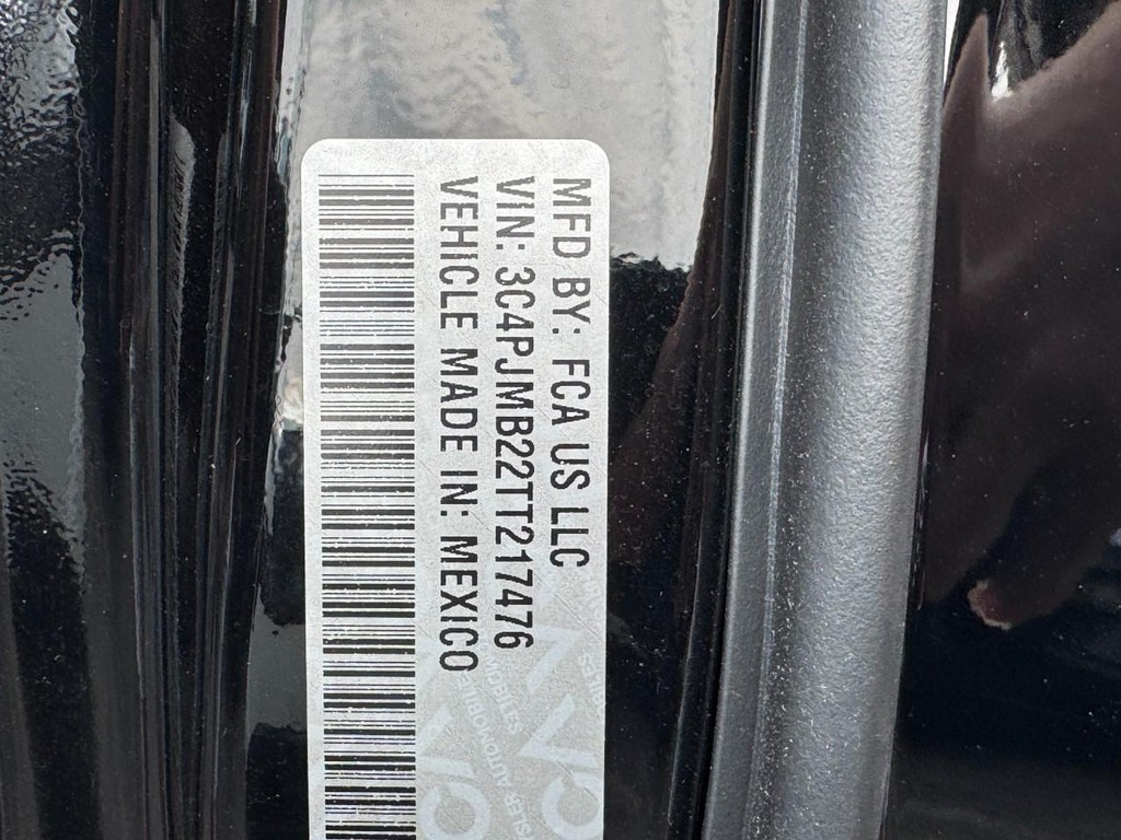 Jeep Cherokee Vehicle Full-screen Gallery Image 18