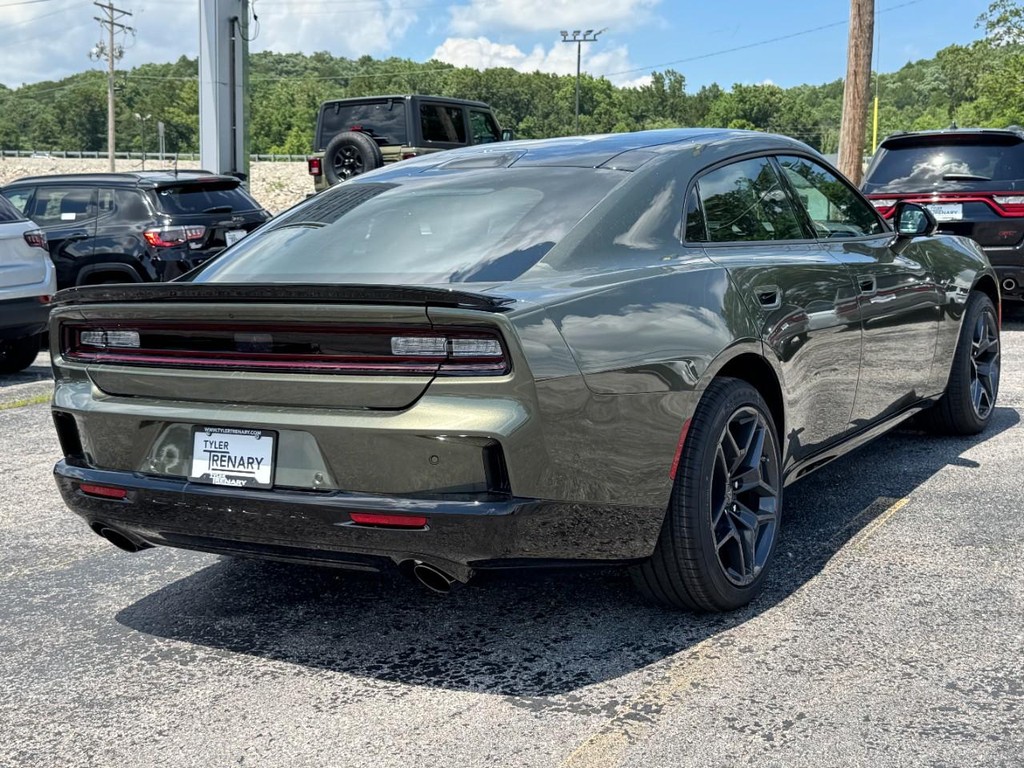 Dodge Charger Vehicle Full-screen Gallery Image 04