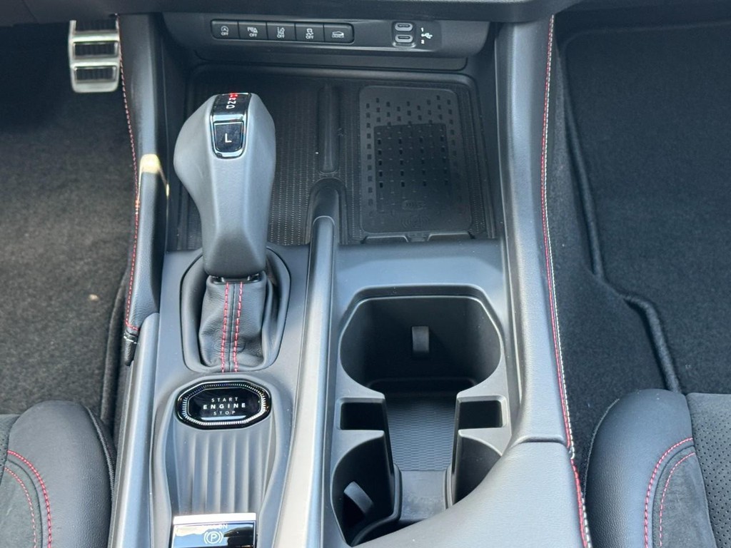 Dodge Charger Vehicle Full-screen Gallery Image 11