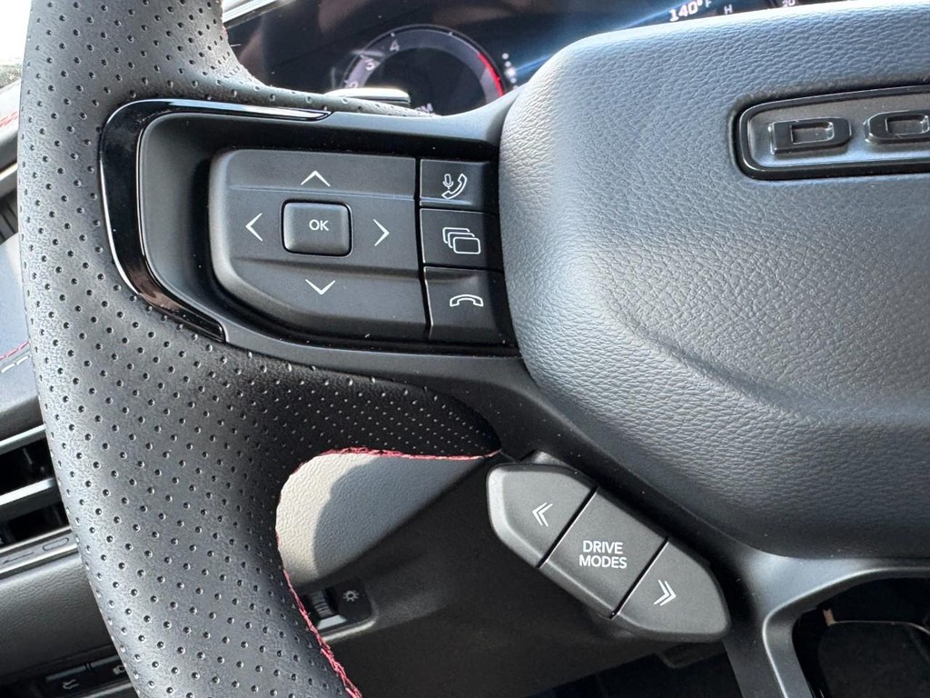 Dodge Charger Vehicle Full-screen Gallery Image 12