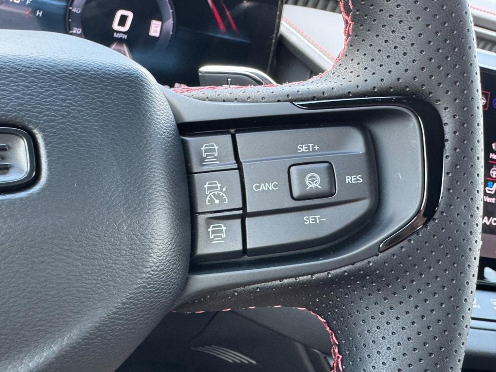 Dodge Charger Vehicle Full-screen Gallery Image 13