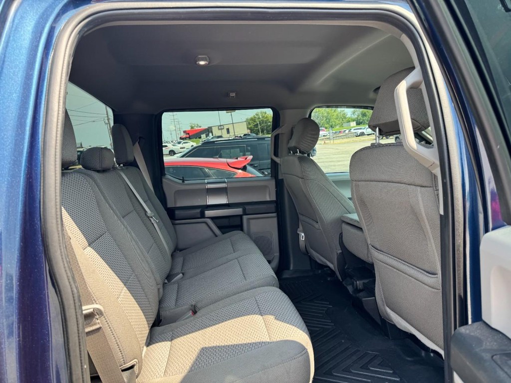 Ford F-150 Vehicle Full-screen Gallery Image 12