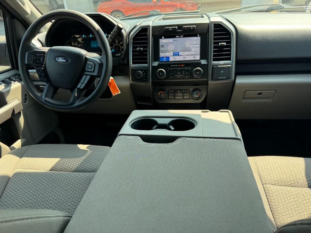 Ford F-150 Vehicle Full-screen Gallery Image 13
