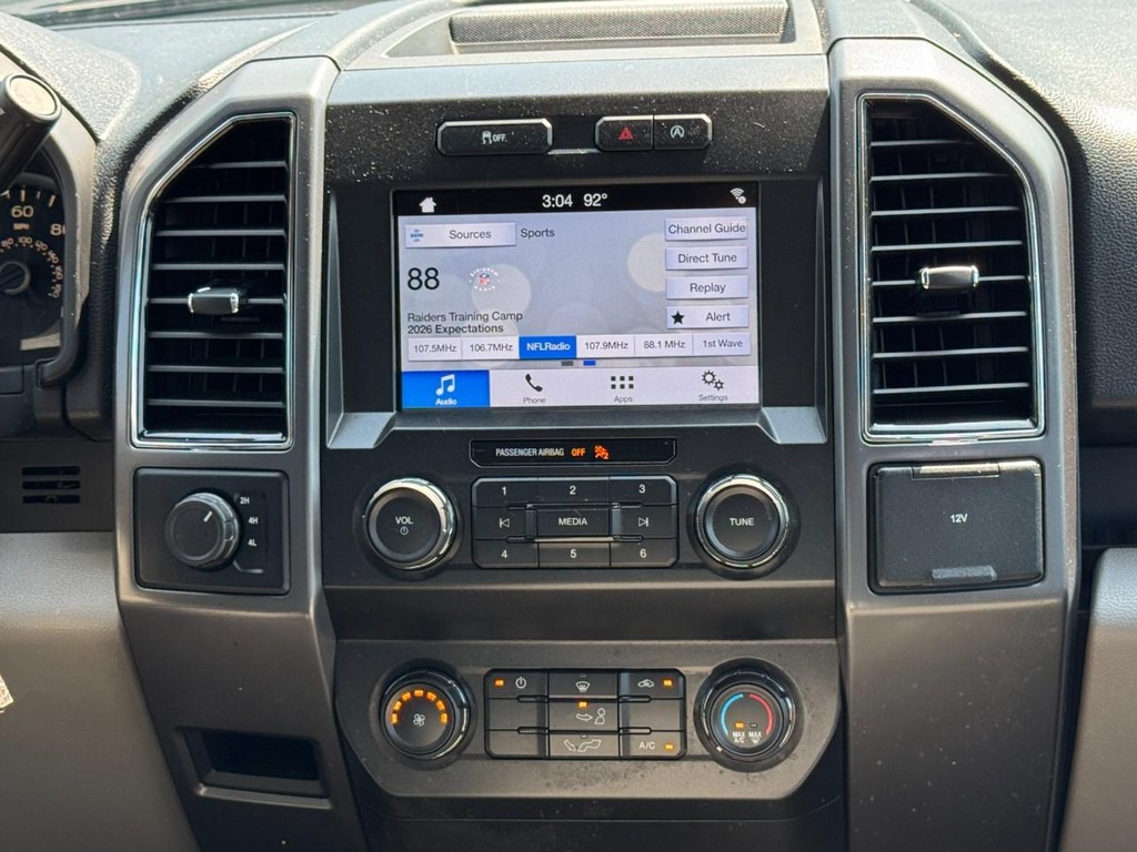 Ford F-150 Vehicle Full-screen Gallery Image 15
