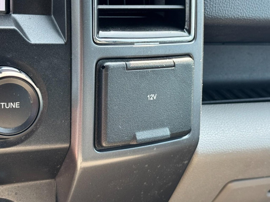 Ford F-150 Vehicle Full-screen Gallery Image 21