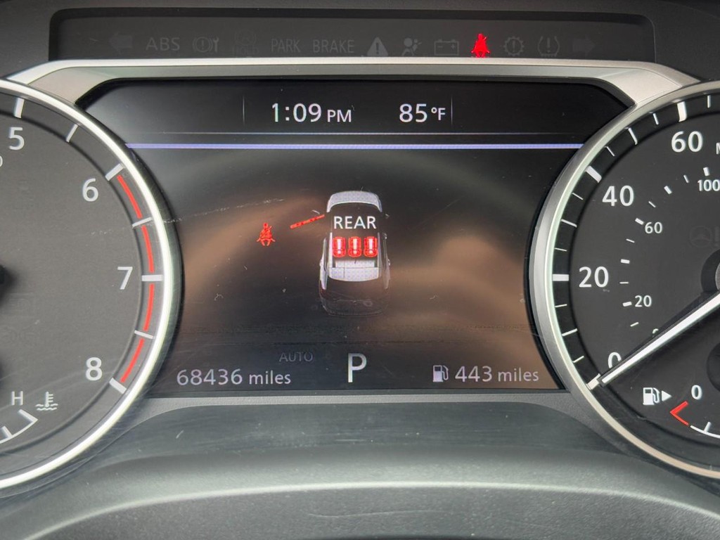Nissan Rogue Vehicle Full-screen Gallery Image 20