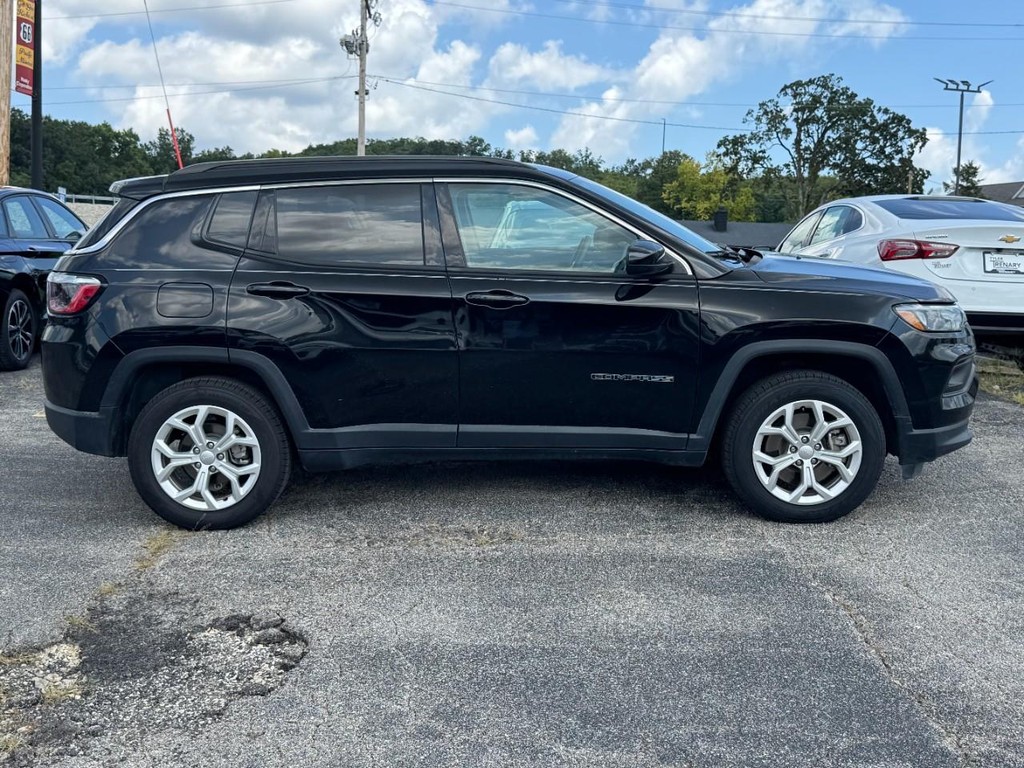 Jeep Compass Vehicle Full-screen Gallery Image 02