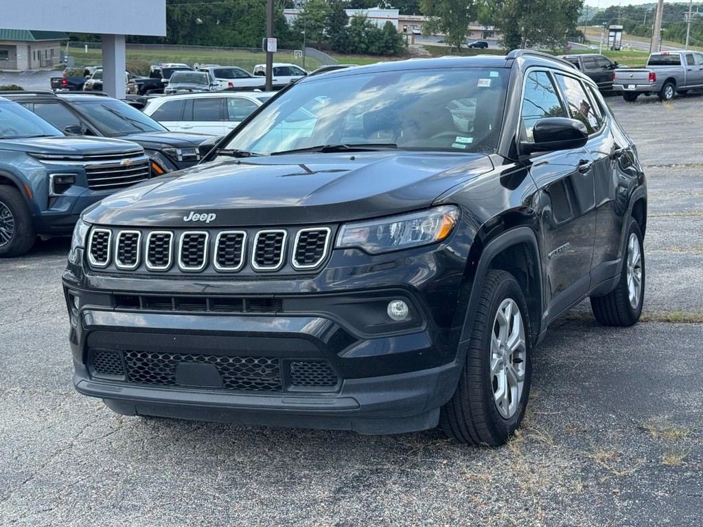 Jeep Compass Vehicle Full-screen Gallery Image 10