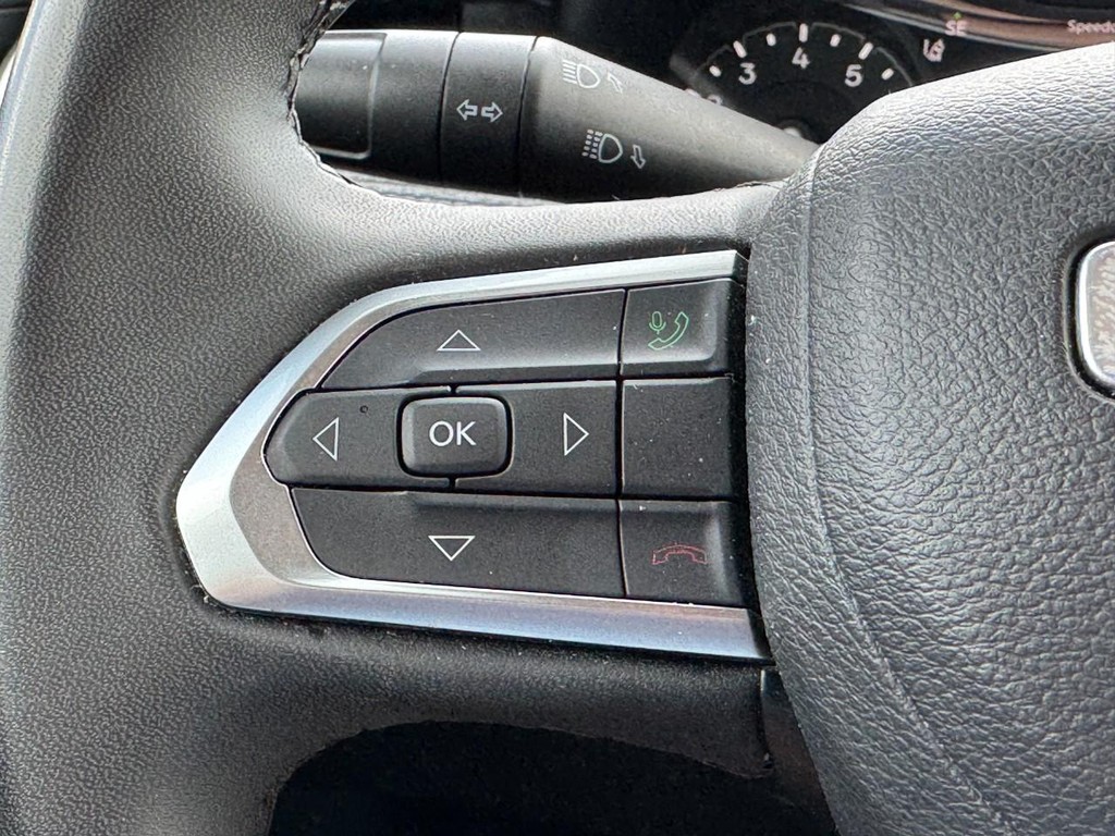 Jeep Compass Vehicle Full-screen Gallery Image 18
