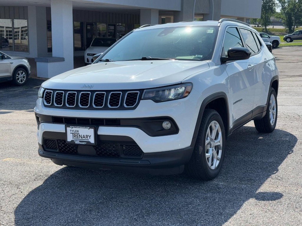 Jeep Compass Vehicle Full-screen Gallery Image 10