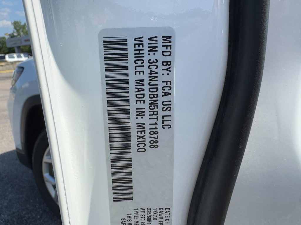 Jeep Compass Vehicle Full-screen Gallery Image 25
