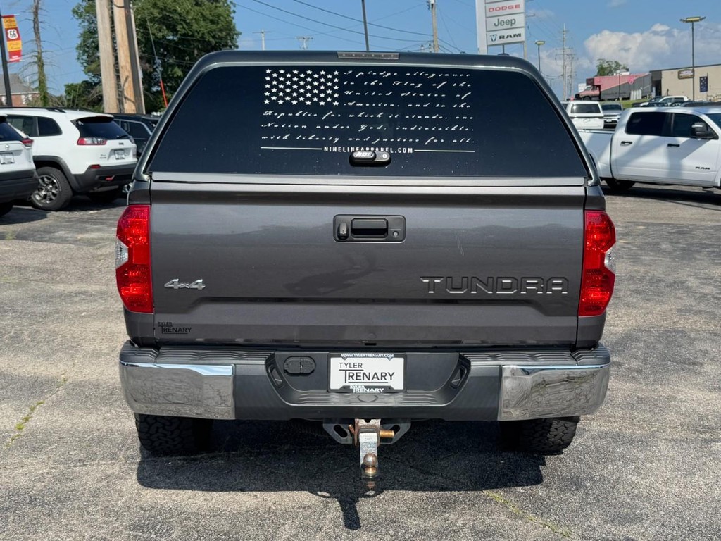Toyota Tundra 4WD Truck Vehicle Full-screen Gallery Image 05
