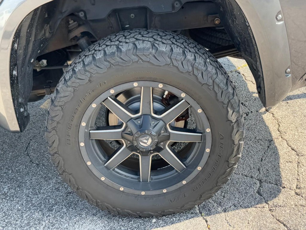 Toyota Tundra 4WD Truck Vehicle Full-screen Gallery Image 09