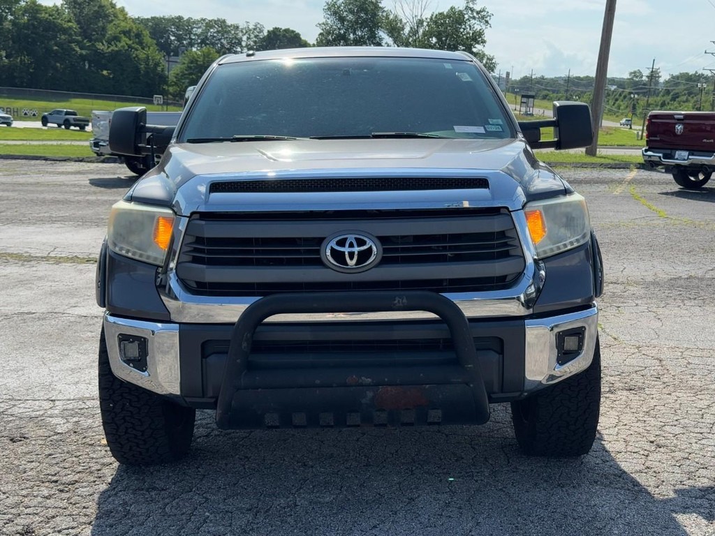 Toyota Tundra 4WD Truck Vehicle Full-screen Gallery Image 11
