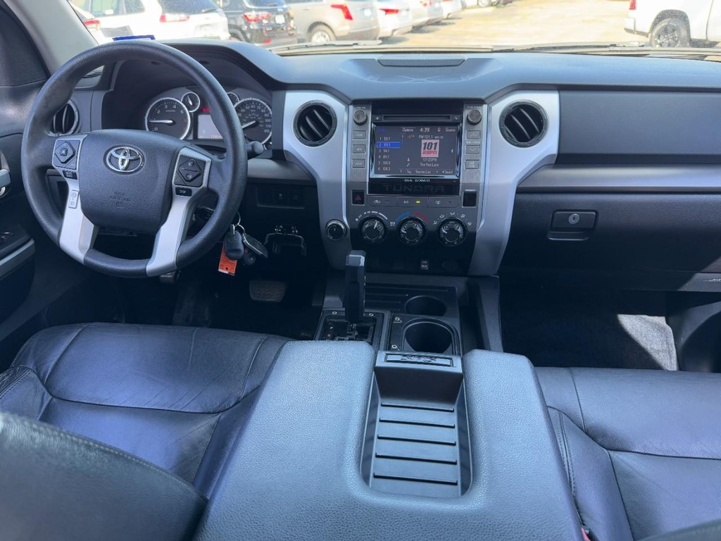 Toyota Tundra 4WD Truck Vehicle Full-screen Gallery Image 13