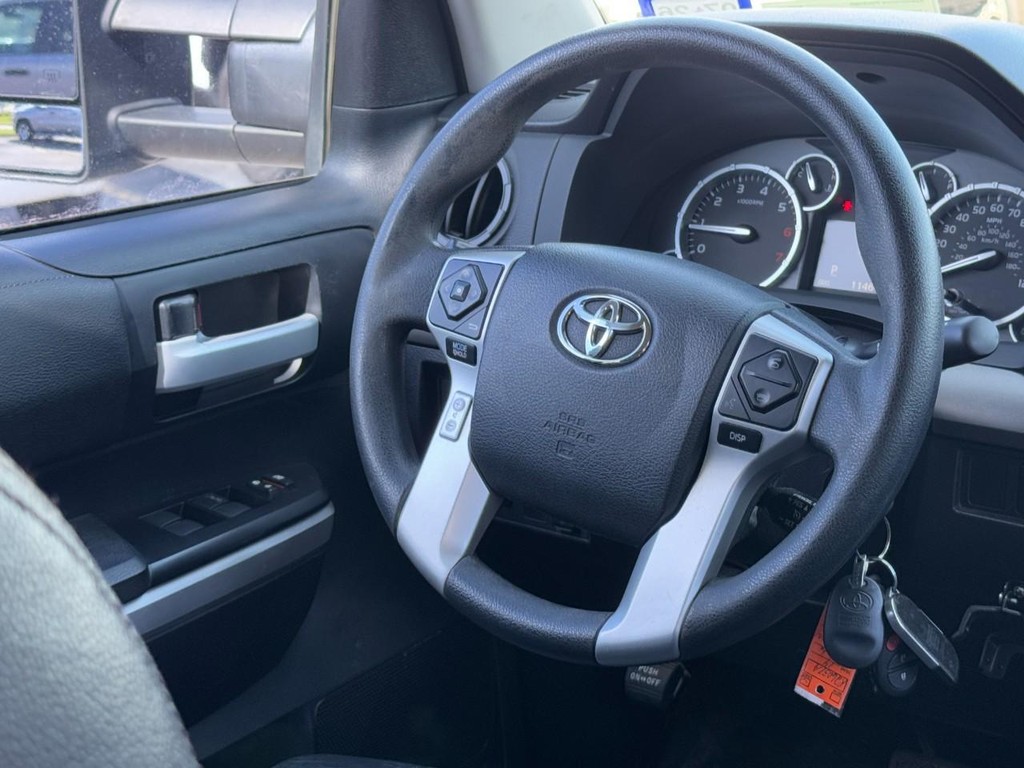 Toyota Tundra 4WD Truck Vehicle Full-screen Gallery Image 14