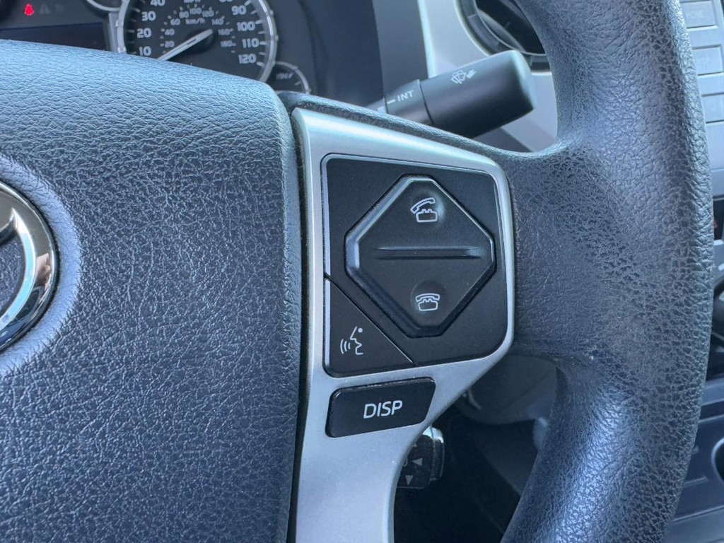 Toyota Tundra 4WD Truck Vehicle Full-screen Gallery Image 19