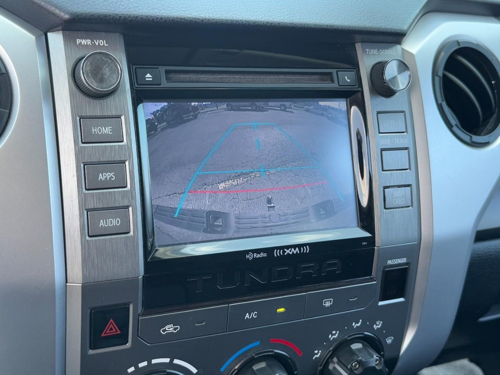 Toyota Tundra 4WD Truck Vehicle Full-screen Gallery Image 21
