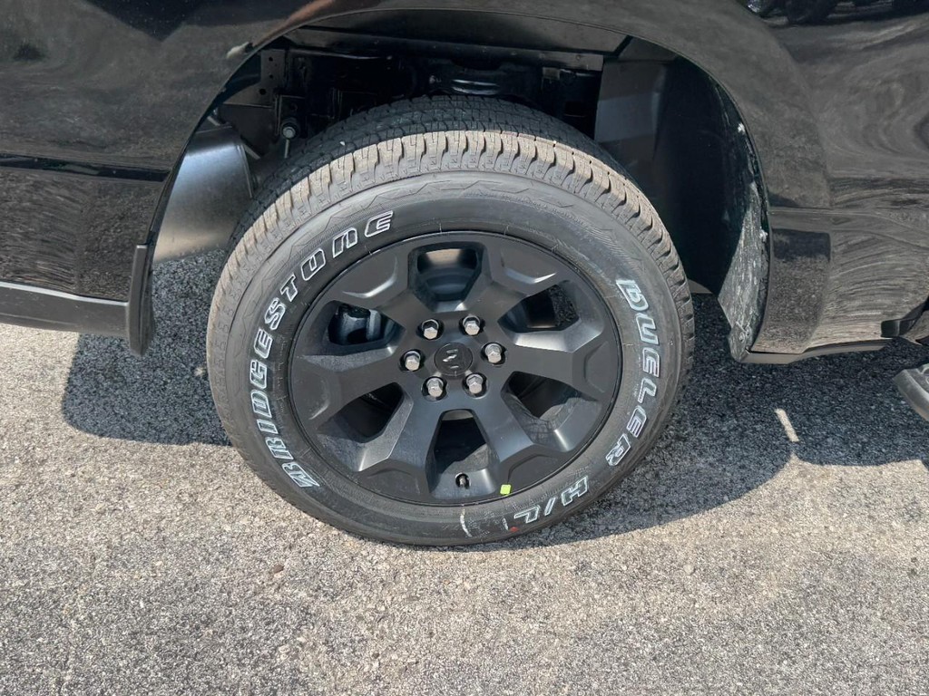 Ram 1500 Vehicle Full-screen Gallery Image 05