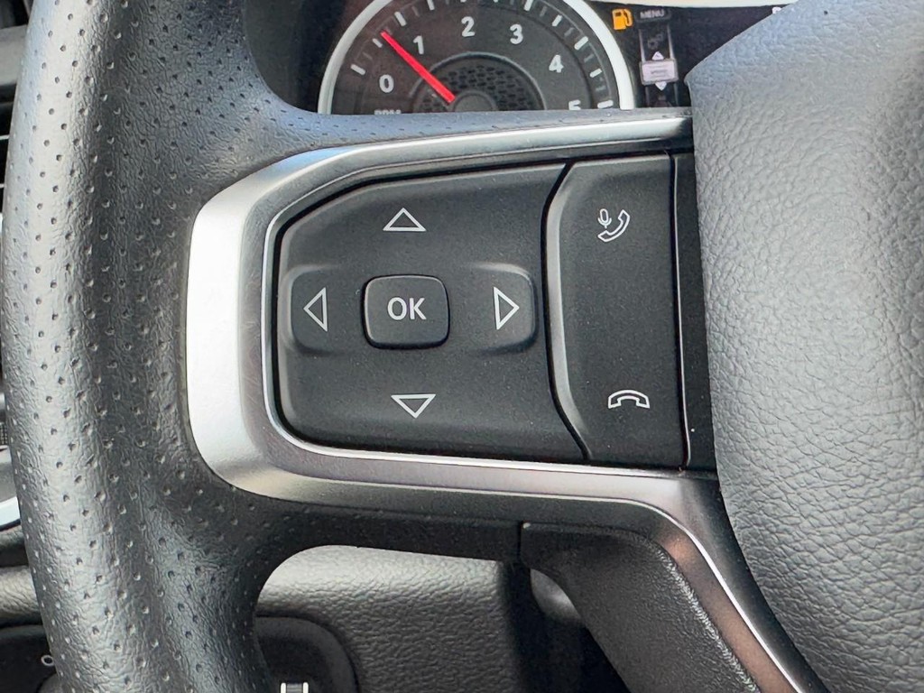 Ram 1500 Vehicle Full-screen Gallery Image 12