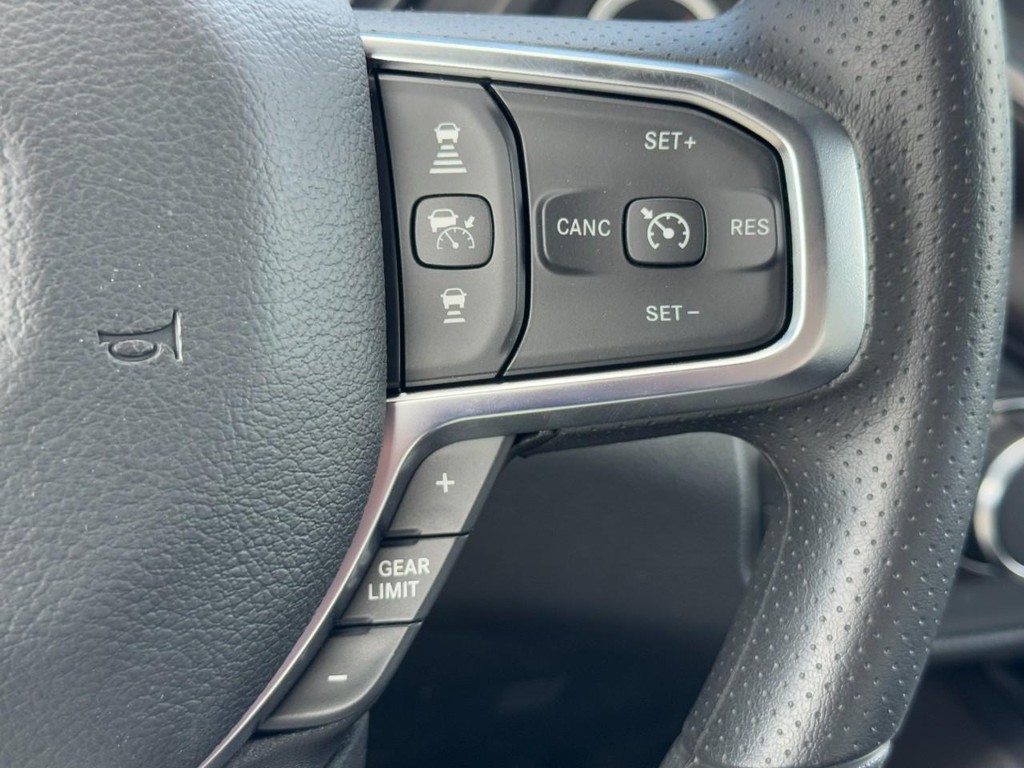 Ram 1500 Vehicle Full-screen Gallery Image 13