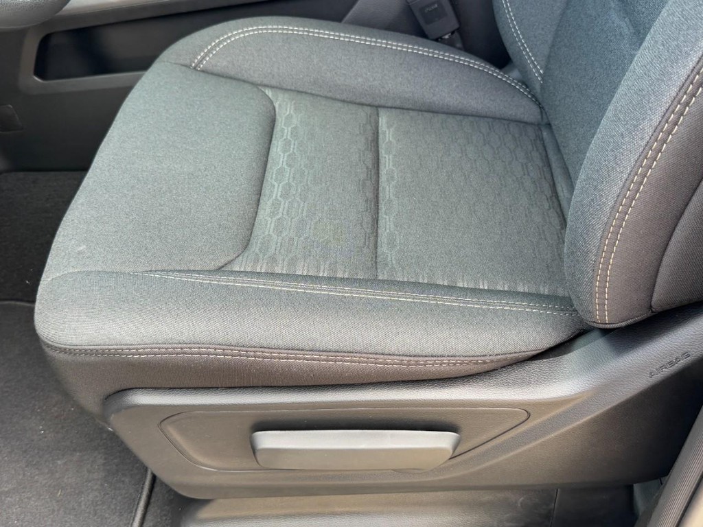 Ram 1500 Vehicle Full-screen Gallery Image 16