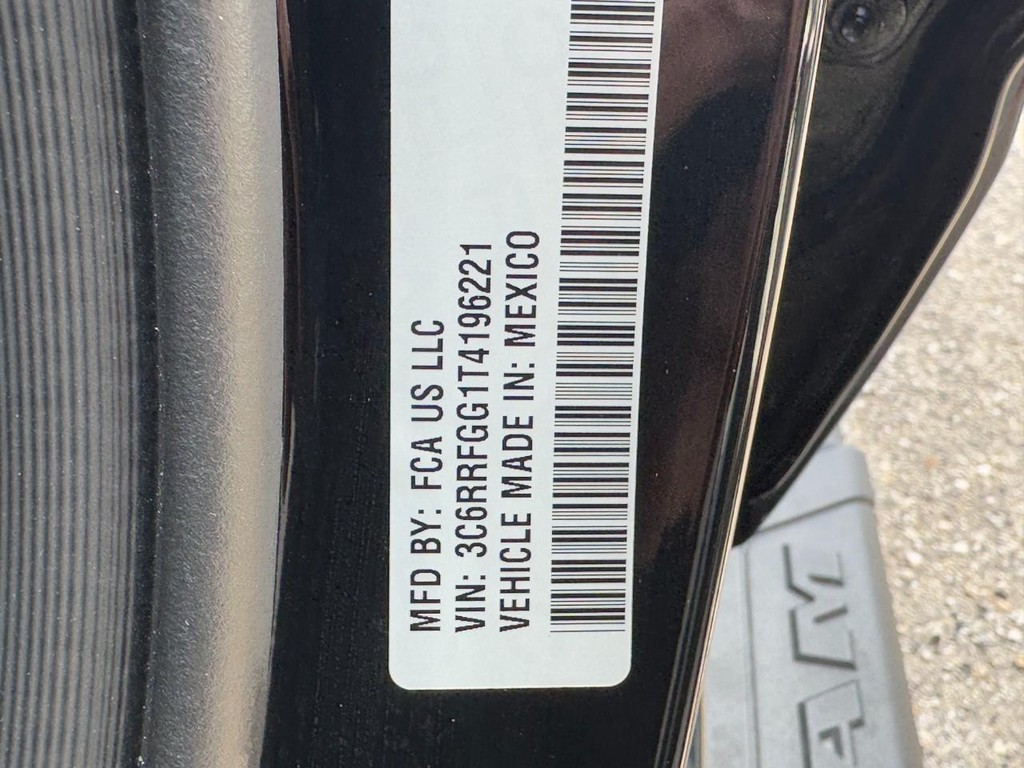 Ram 1500 Vehicle Full-screen Gallery Image 17