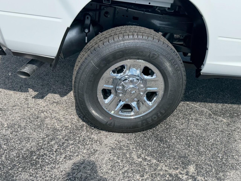 Ram 2500 Vehicle Full-screen Gallery Image 05