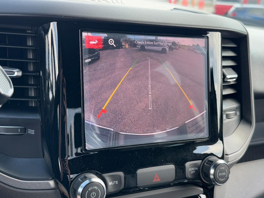 Ram 2500 Vehicle Full-screen Gallery Image 14
