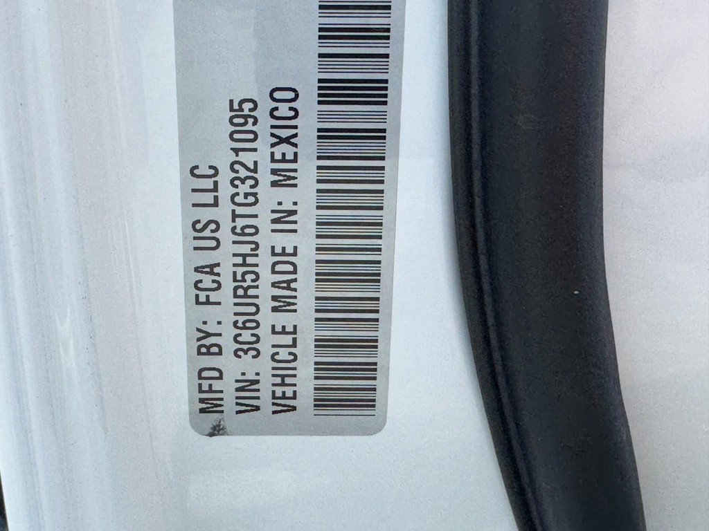 Ram 2500 Vehicle Full-screen Gallery Image 16