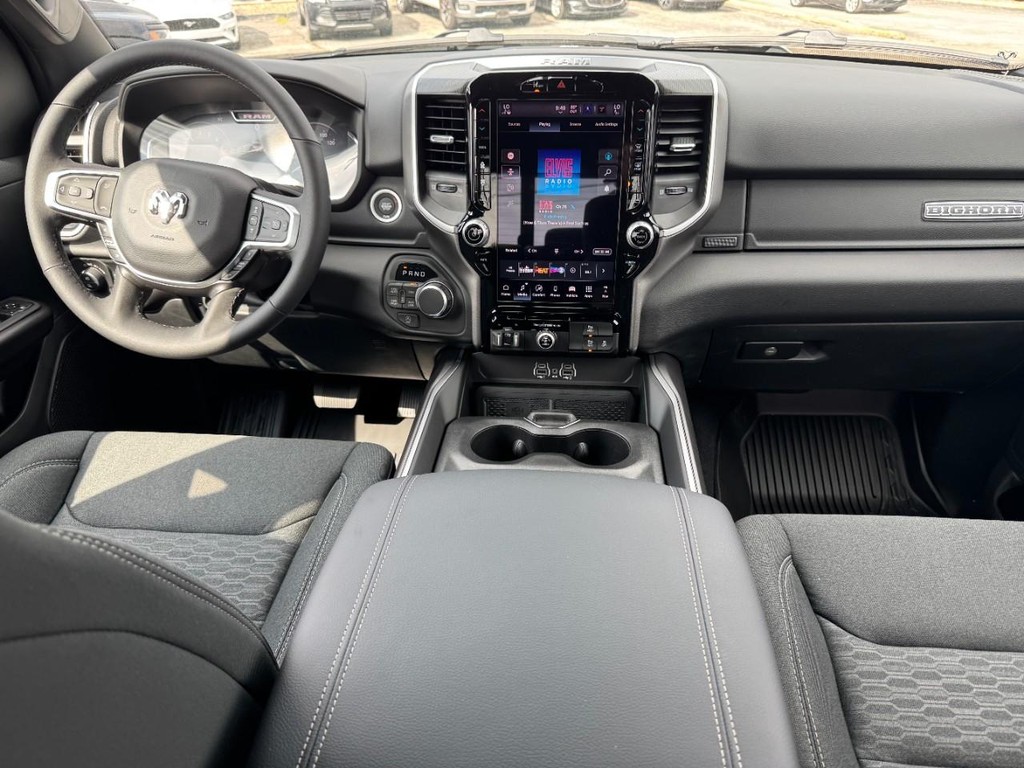 Ram 1500 Vehicle Full-screen Gallery Image 07