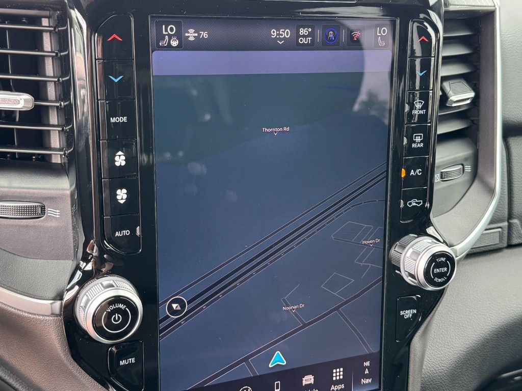 Ram 1500 Vehicle Full-screen Gallery Image 17