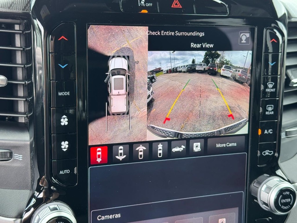 Ram 1500 Vehicle Full-screen Gallery Image 18