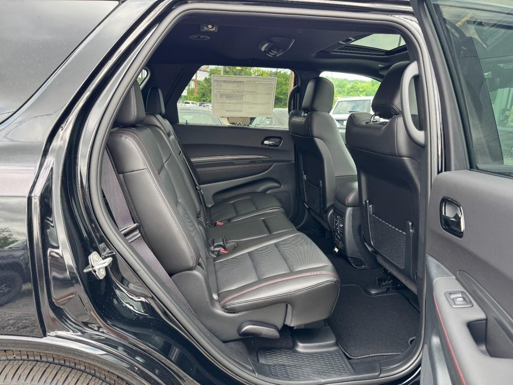 Dodge Durango Vehicle Full-screen Gallery Image 06