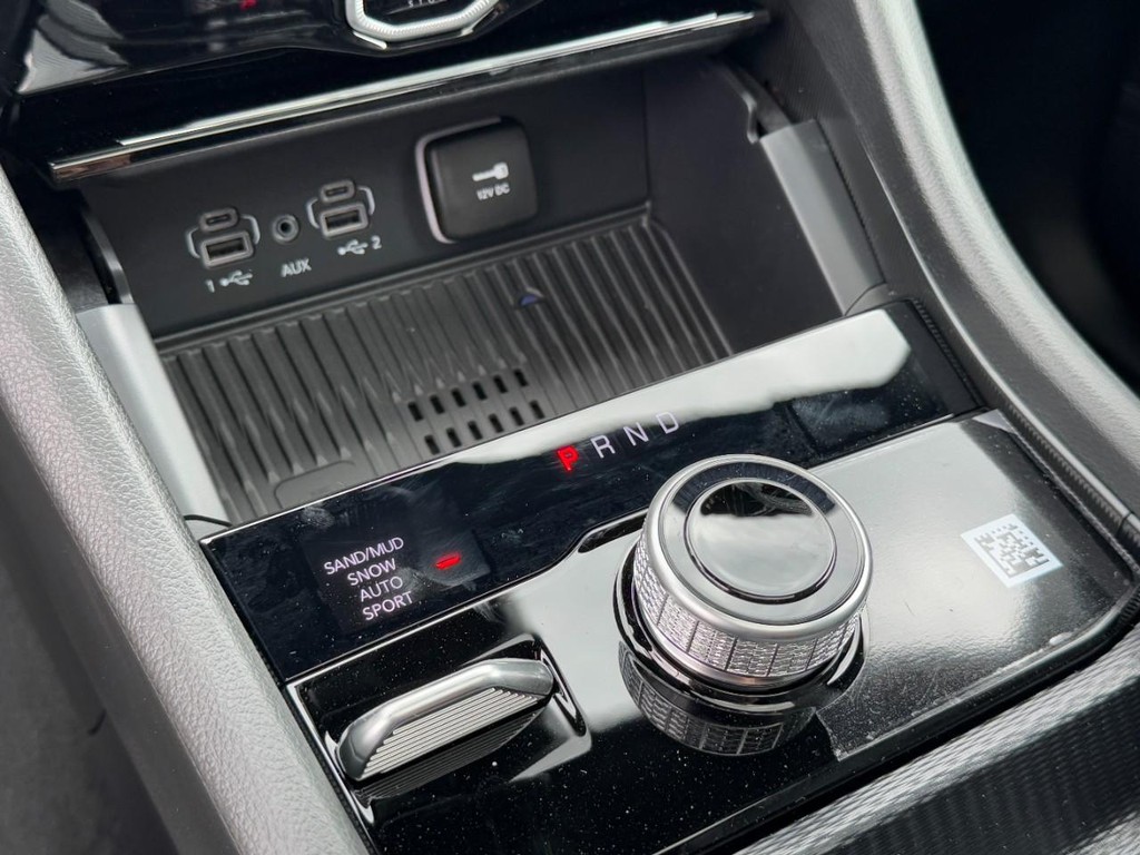 Jeep Grand Cherokee Vehicle Full-screen Gallery Image 15