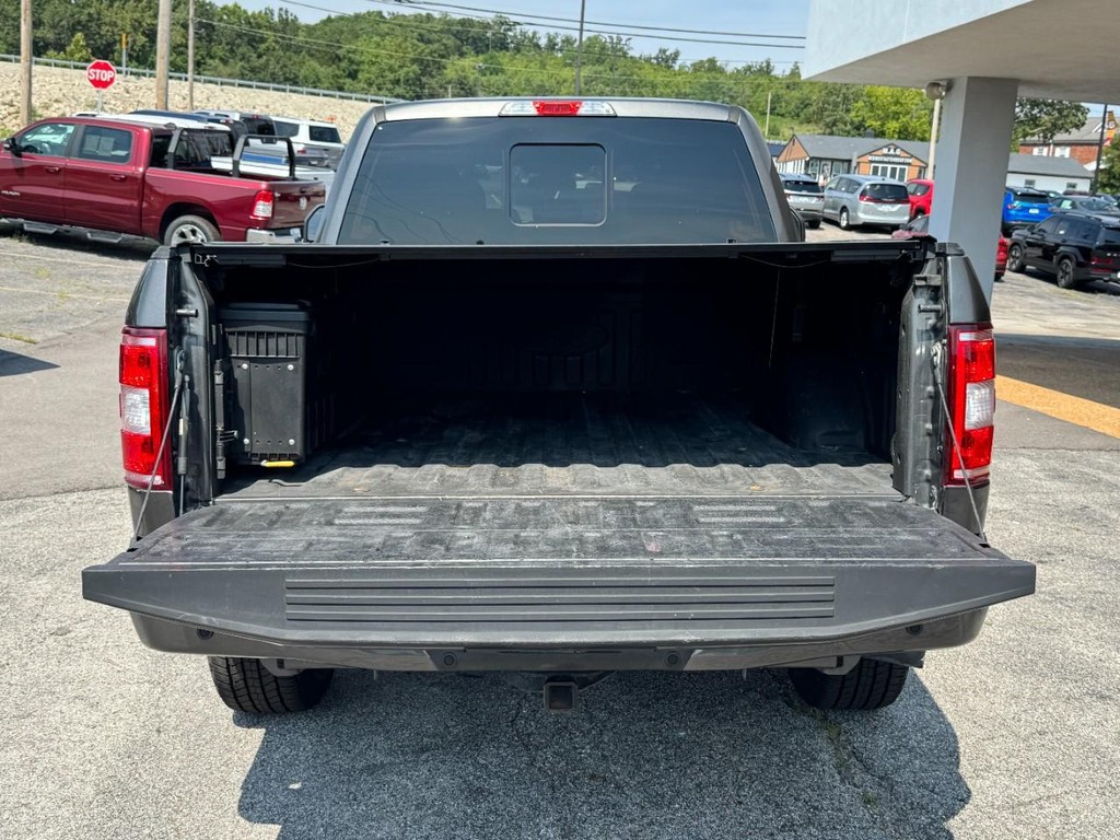 Ford F-150 Vehicle Full-screen Gallery Image 06