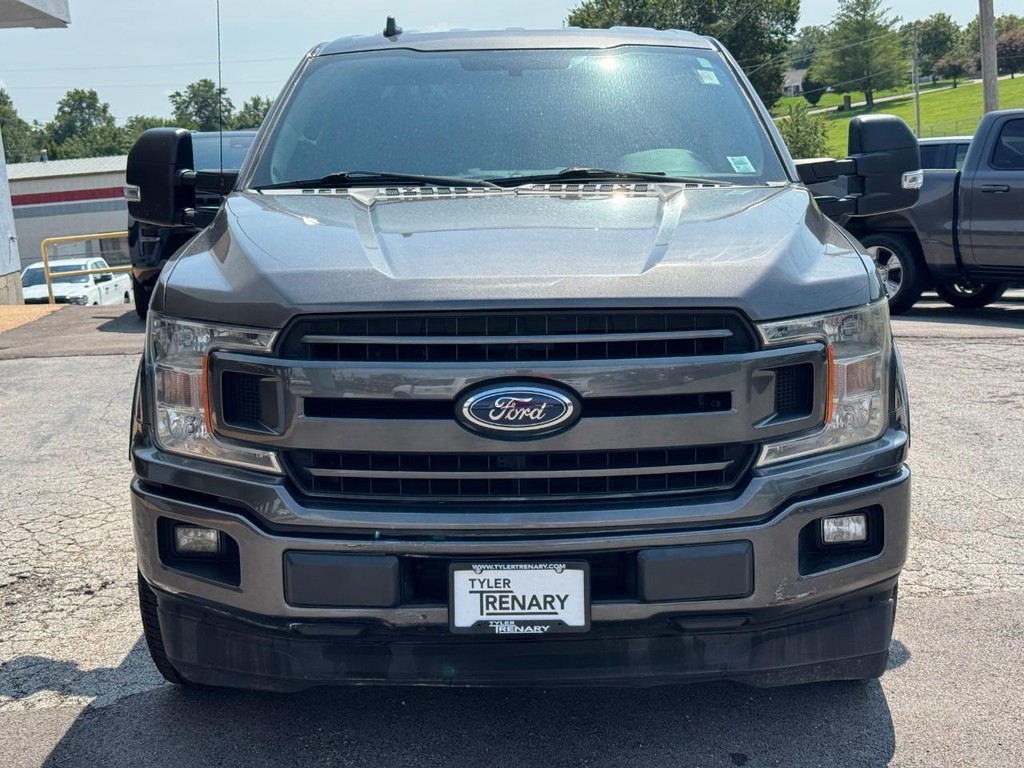 Ford F-150 Vehicle Full-screen Gallery Image 11