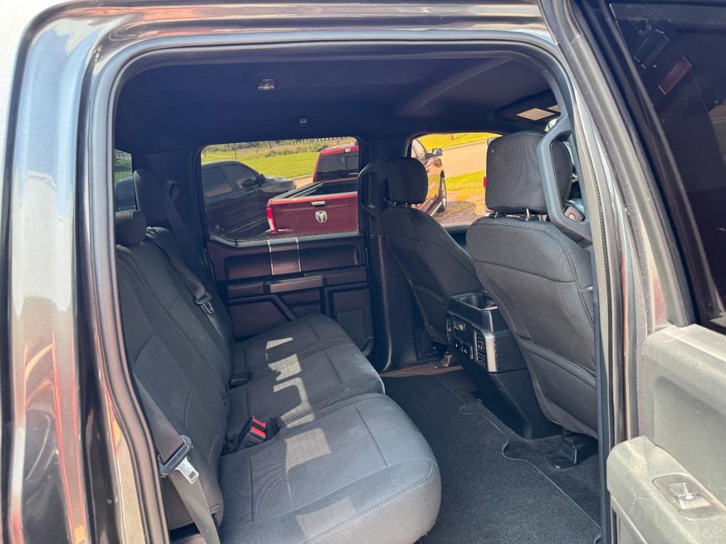 Ford F-150 Vehicle Full-screen Gallery Image 12