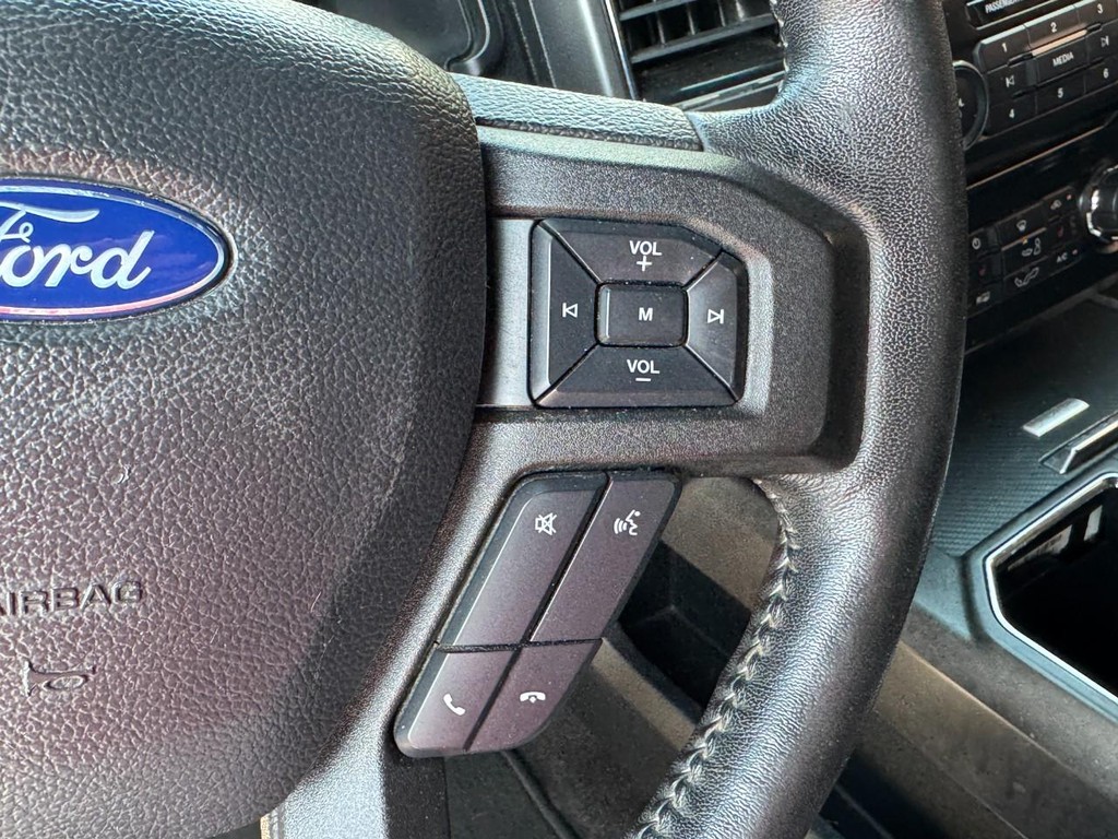 Ford F-150 Vehicle Full-screen Gallery Image 19