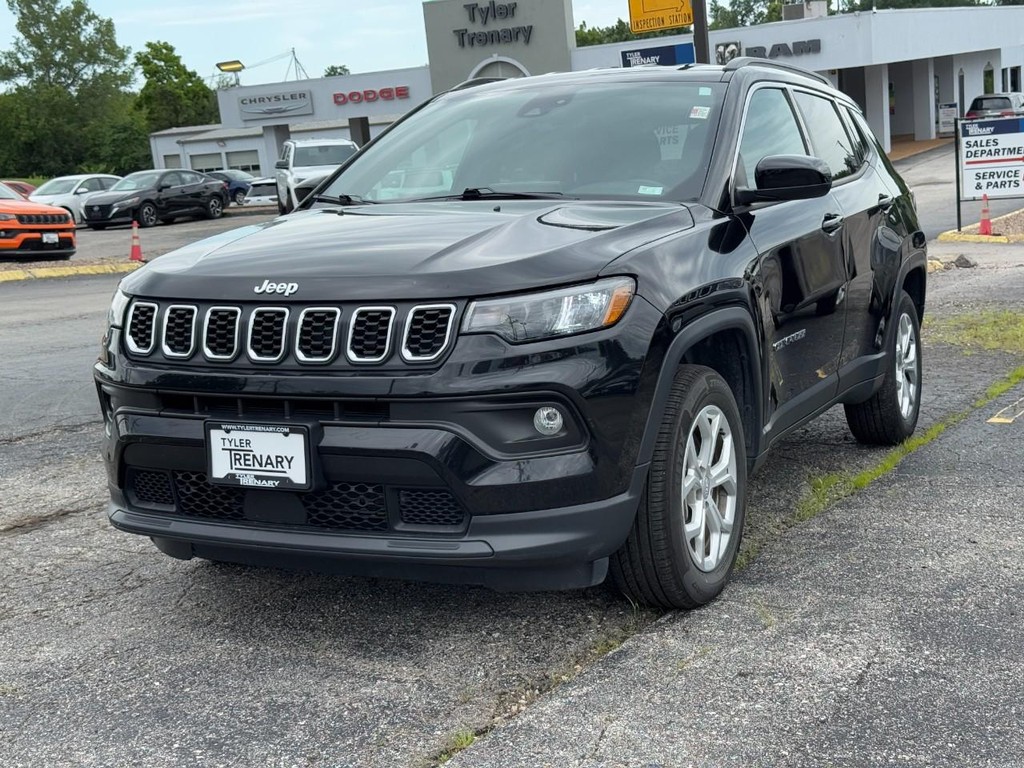 Jeep Compass Vehicle Full-screen Gallery Image 10