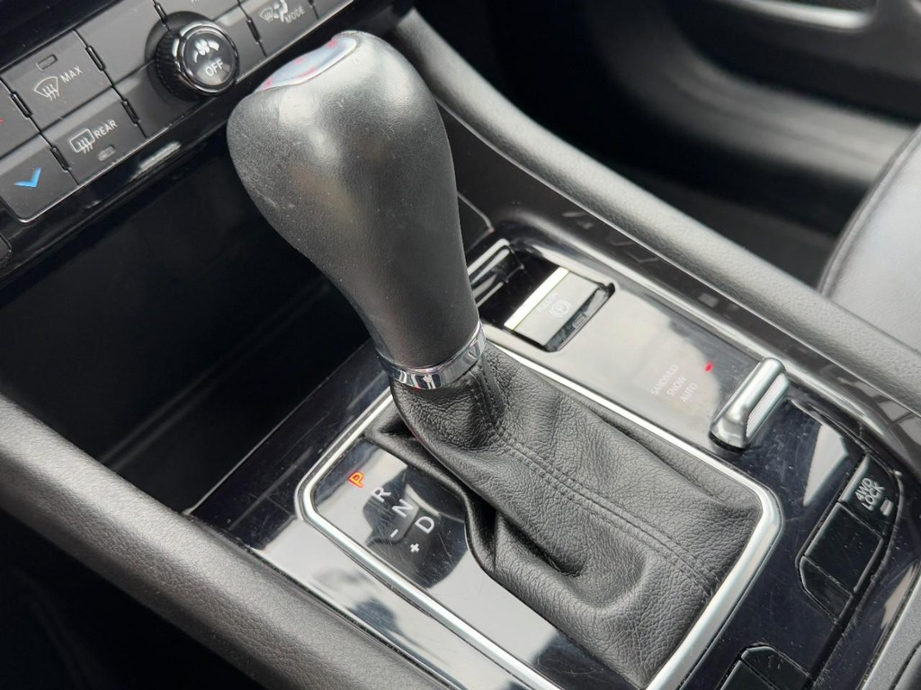 Jeep Compass Vehicle Full-screen Gallery Image 21